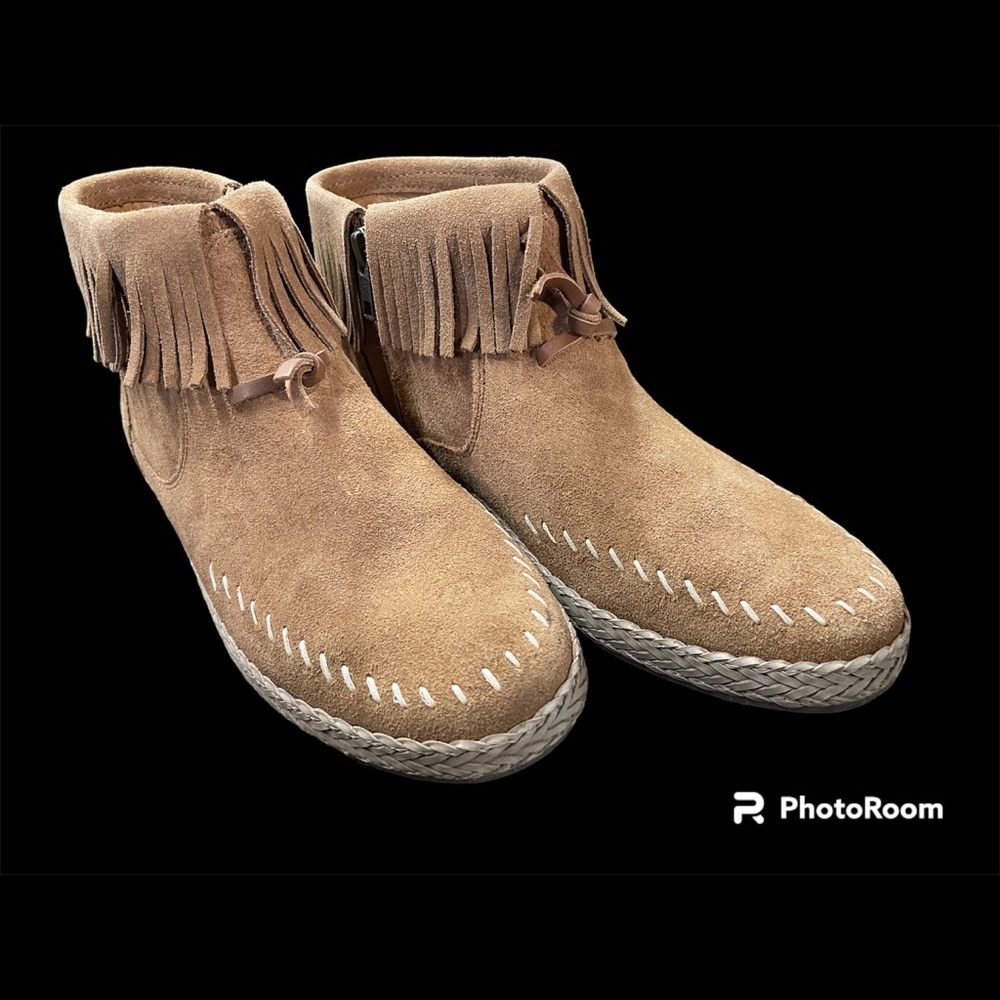 Ugg kennadi fringe moccasin boots